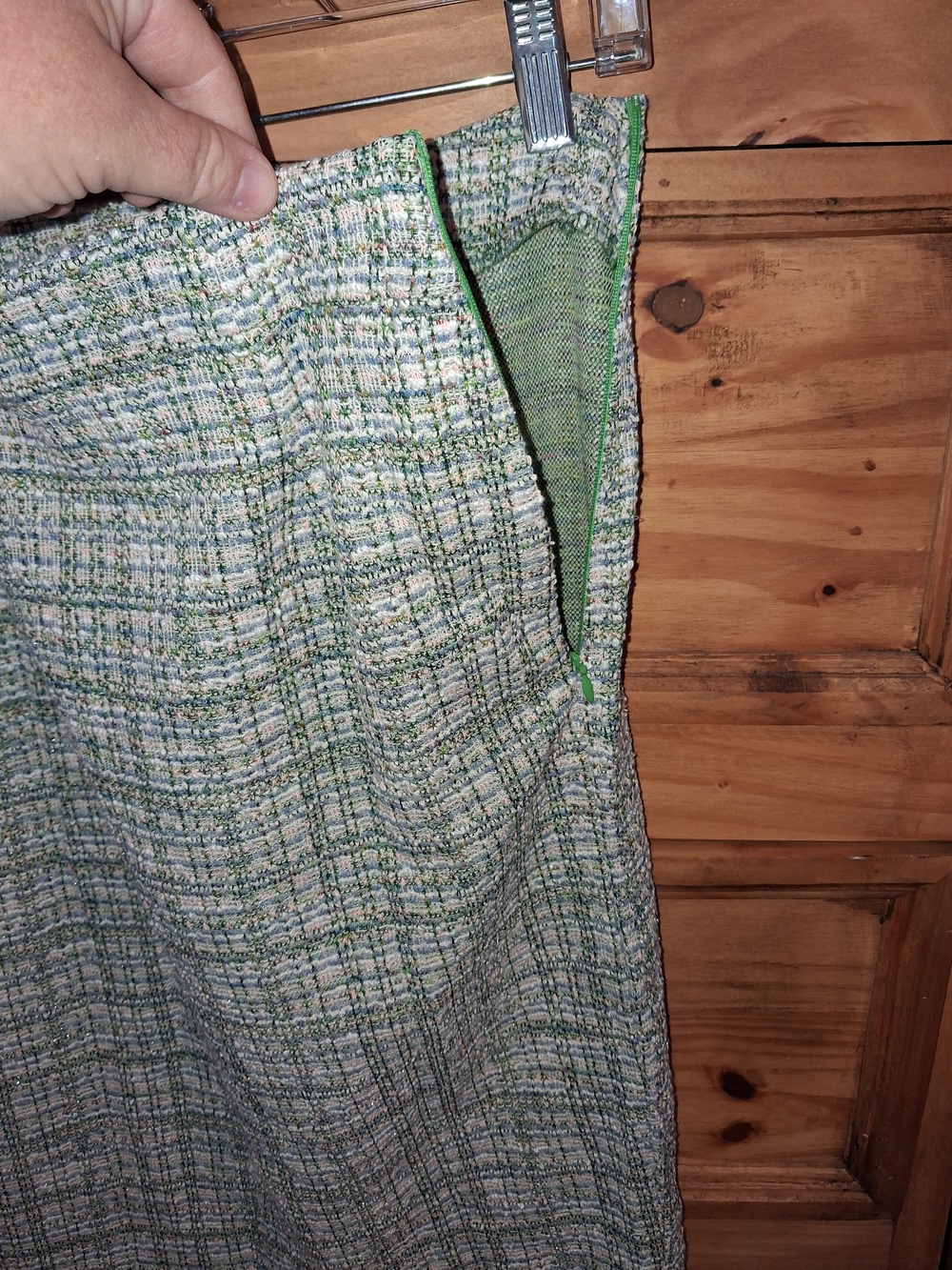Classic Green Tweed Women's Jacket And Skirt Set - Elegant Office Wear - Picture 8 of 9